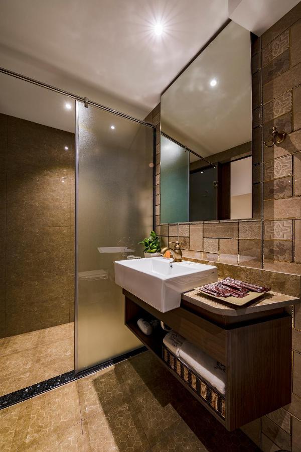 הו צ'י מין סיטי Sunflower Luxury Hotel מראה חיצוני תמונה