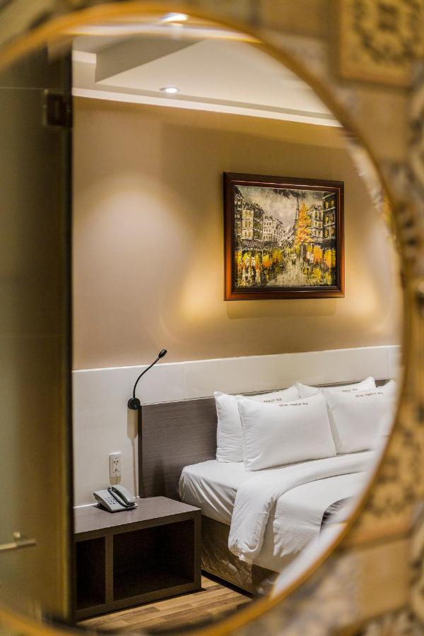 הו צ'י מין סיטי Sunflower Luxury Hotel מראה חיצוני תמונה